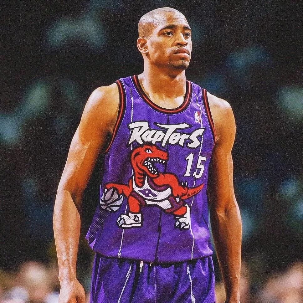 霍华德重回湖人命中三分,霍华德和詹姆斯全场三分