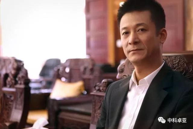 权健老总束昱辉有多少钱,权健束昱辉劳斯莱斯汽车