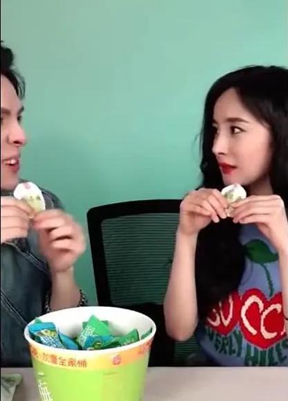 李佳琦和杨幂直播带货，李佳琦下了直播就道歉，只是因为一句话