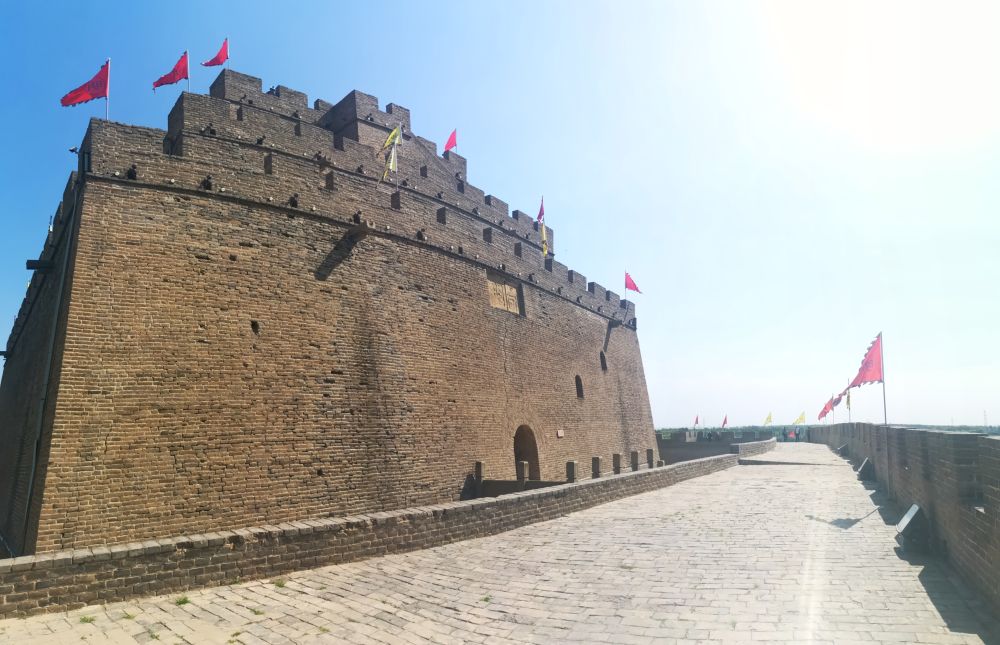 塞上长城绝高漠金戈犹响无定河