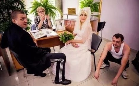 俄罗斯人永远离不开三道杠