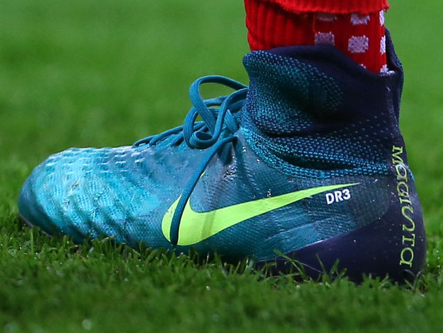 让人一眼看出踢球等级的球鞋,看鞋识人野球场