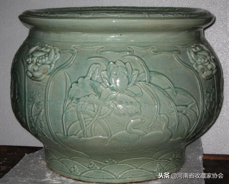 宋代龙泉窑瓷器胎釉鉴定全图片,宋代龙泉窑底足胎釉结合处的特征