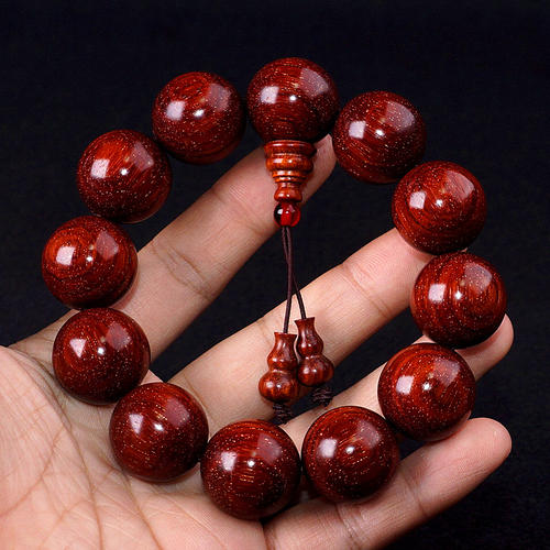 文玩手串是工艺品,值得收藏的小叶紫檀手串