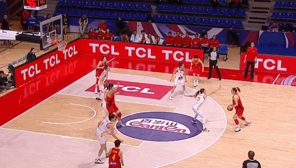 再砍队内最高分硬刚世界顶级小前锋，所以她叫中国女篮版詹姆斯