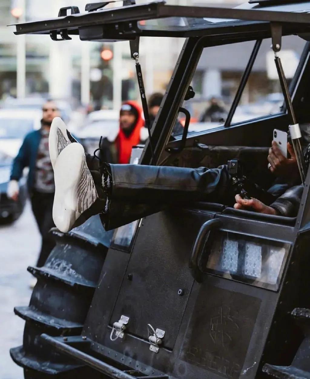 “南京黑人”侃爷：我的背后是一支*队军**