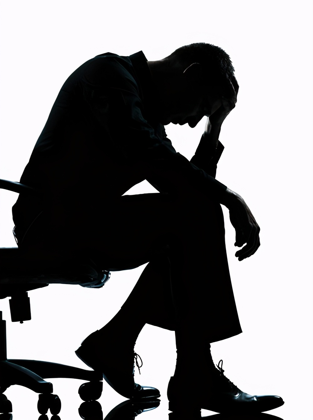 30岁的男人睡眠时间,男人30岁为什么光想睡觉