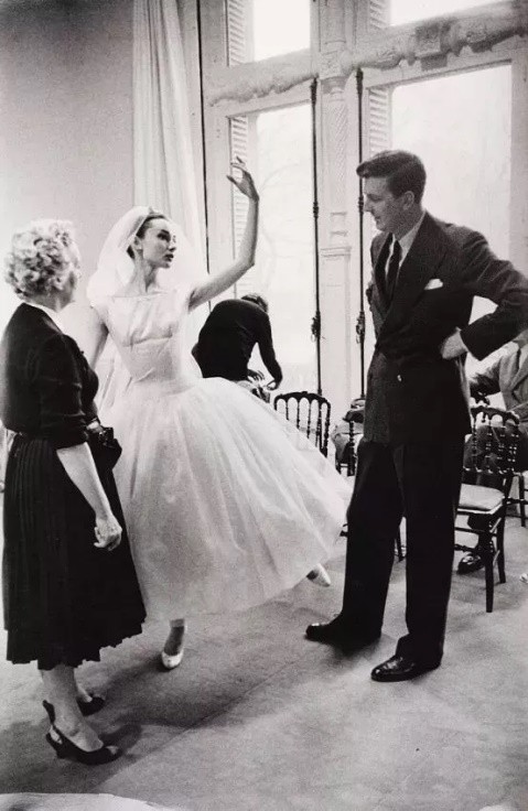 纪梵希与赫本比婚姻更长久的爱,纪梵希与赫本相识相知相伴42年