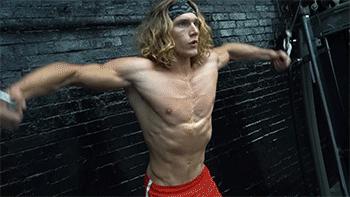 练胸肌是先练上胸还是下胸,5个动作打造饱满的胸肌