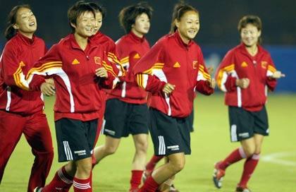 滕巍年轻时照片,滕巍脱衣庆祝