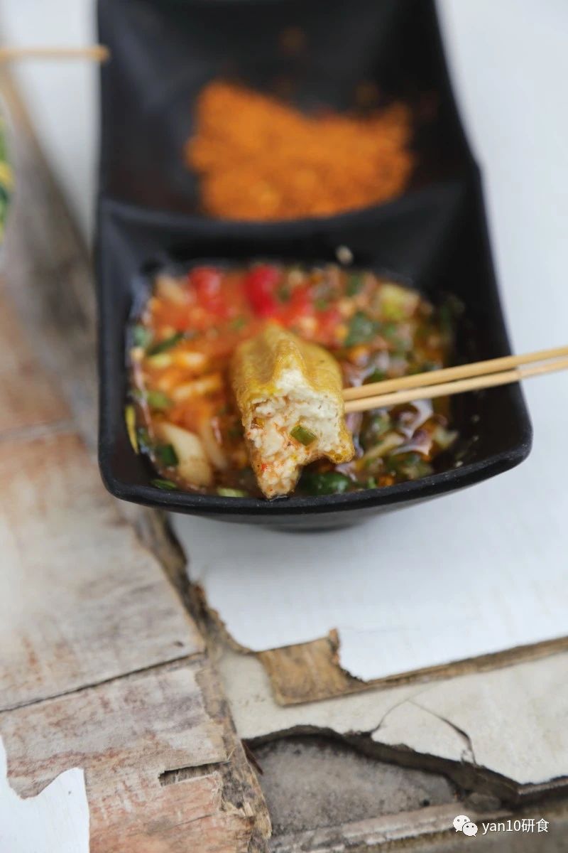 昆明滇池美食推荐菌火锅,滇池边菌子火锅