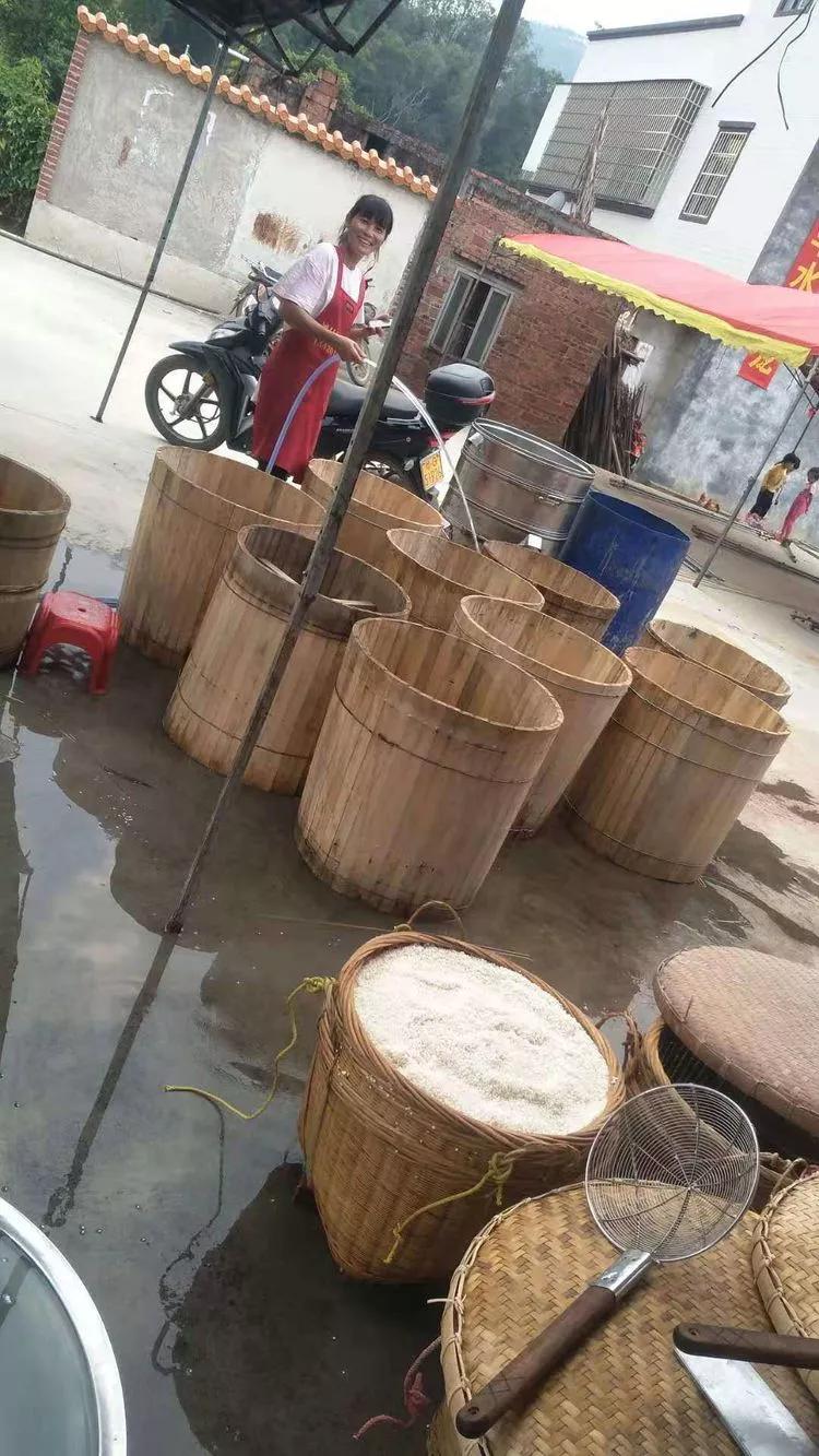 山底禾了社飞来之地的禾了节打糍粑做糍粑籺过禾了节