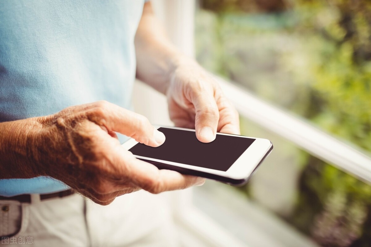 高中生手机被学校没收不给怎么办,高三学生手机放不下怎么办