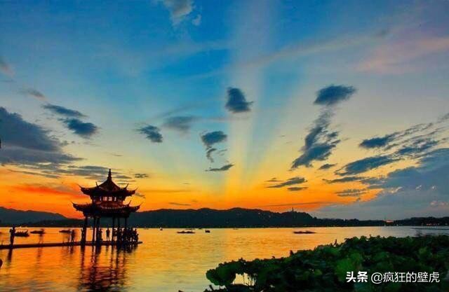 忆江南最忆是杭州全诗注音版,江南忆最忆是杭州山寺月中寻桂子