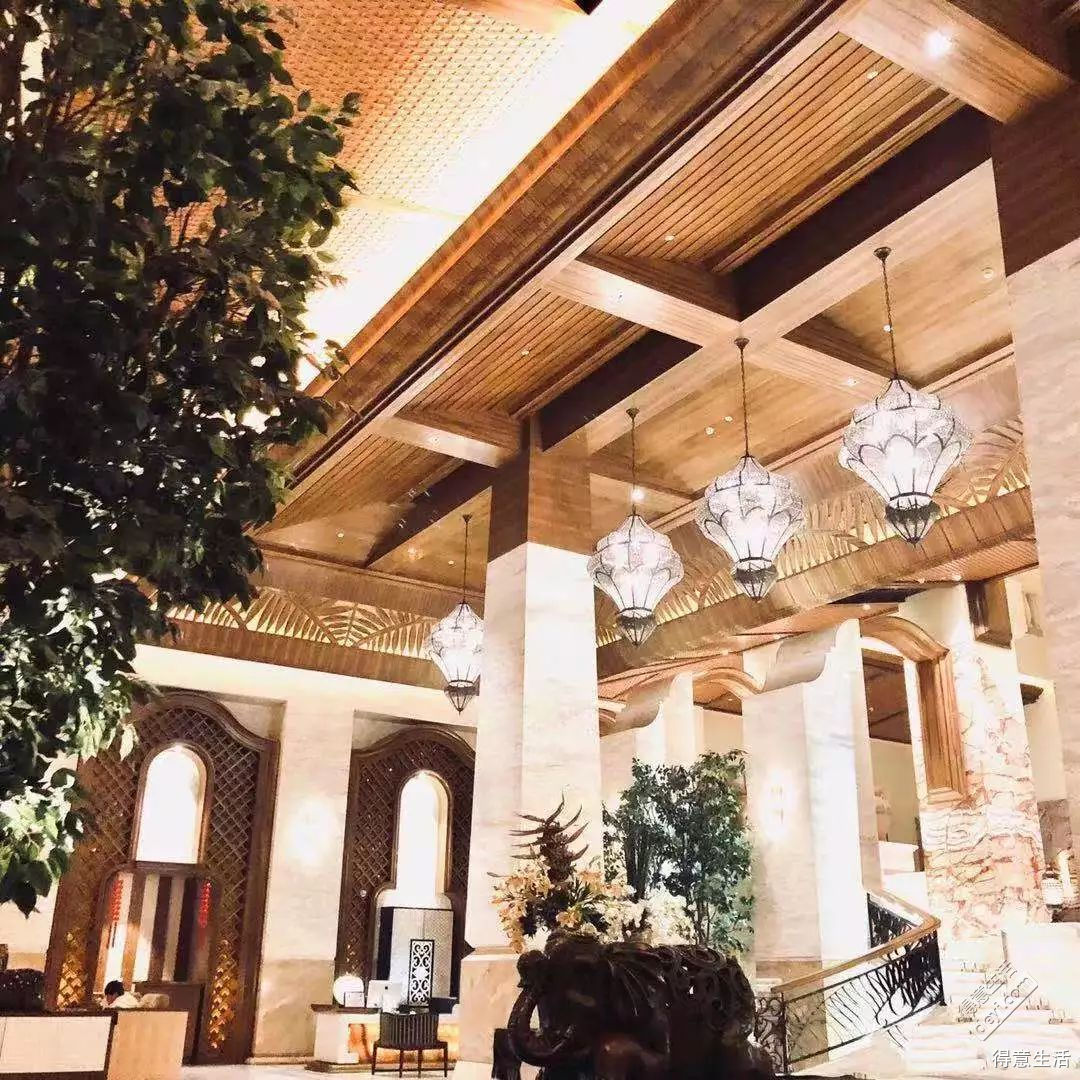 谁说温泉非要去咸宁！在武汉，人均100+就能泡汤、吃自助和看电影