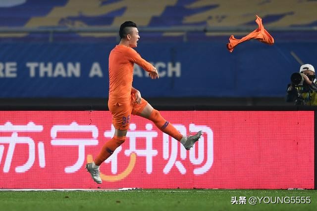 10人鲁能2:0淘汰上港,鲁能加时赛进4球击败华夏