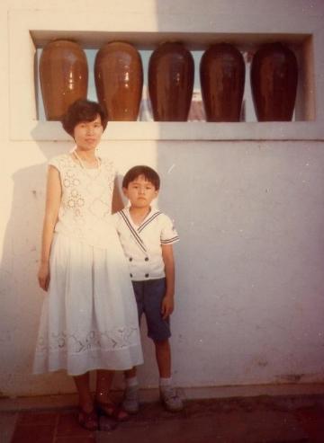 侯佩岑的所有恋情,侯佩岑的妈妈和她老公十指紧扣