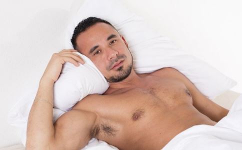 男人刮痧拔罐的好处和坏处,男人拔罐有什么好处