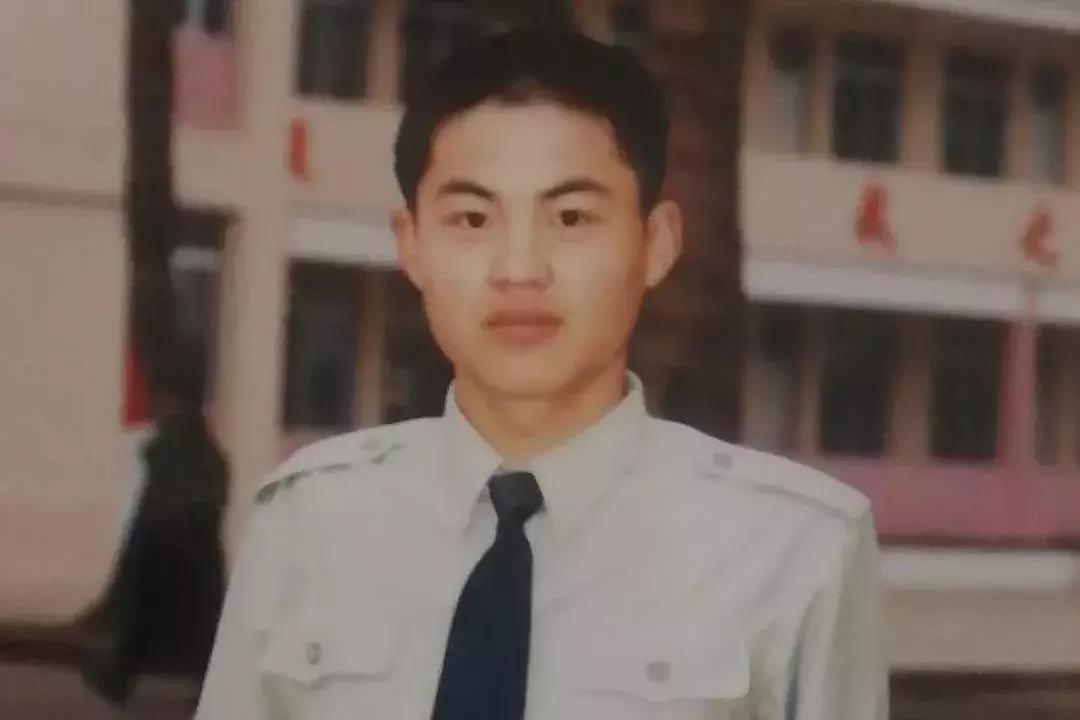 致敬每一位奋斗的老兵,致敬各个战场的每一位战友