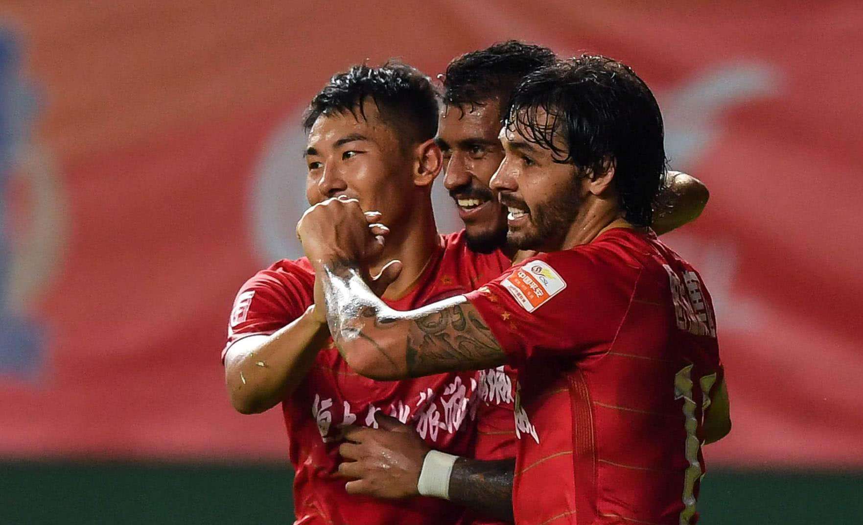 国足再迎世界级名帅,李铁国足归化最新消息