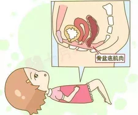 大妈跳广场舞洒了一脸墨水,大妈跳广场舞掉水里