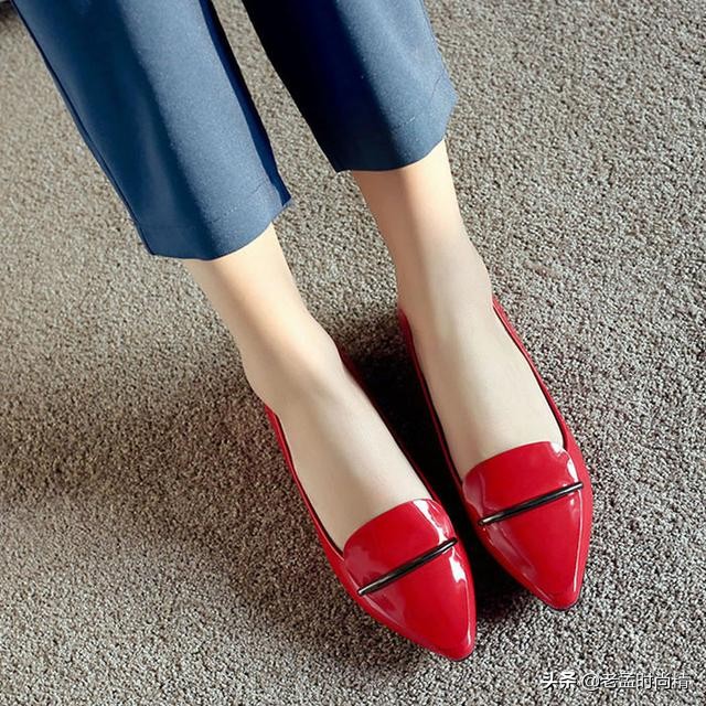 上班久站脚痛穿什么鞋,上班老是站着穿什么鞋脚不疼