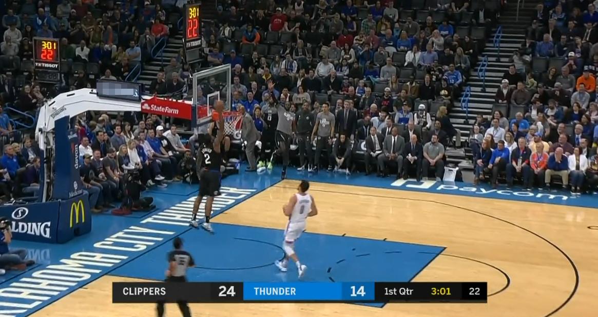 伦纳德单手抓球暴扣,伦纳德手大