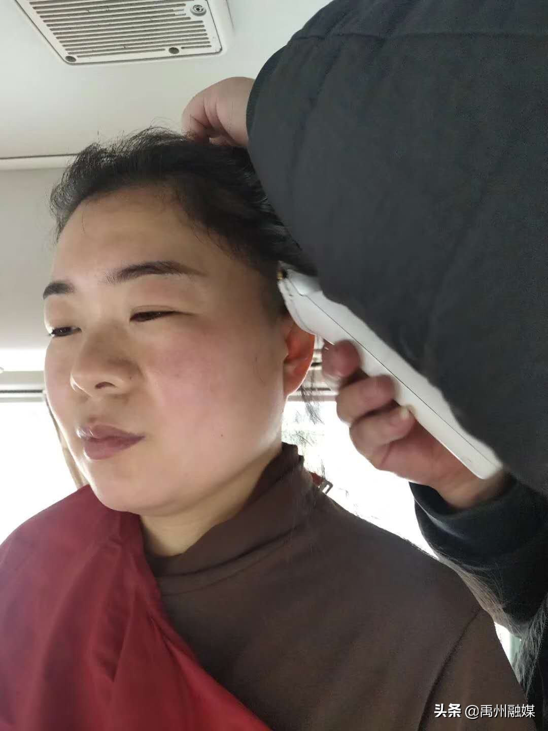 “我愿意”！这就是“白衣战士”的宣言，每个人为之动容