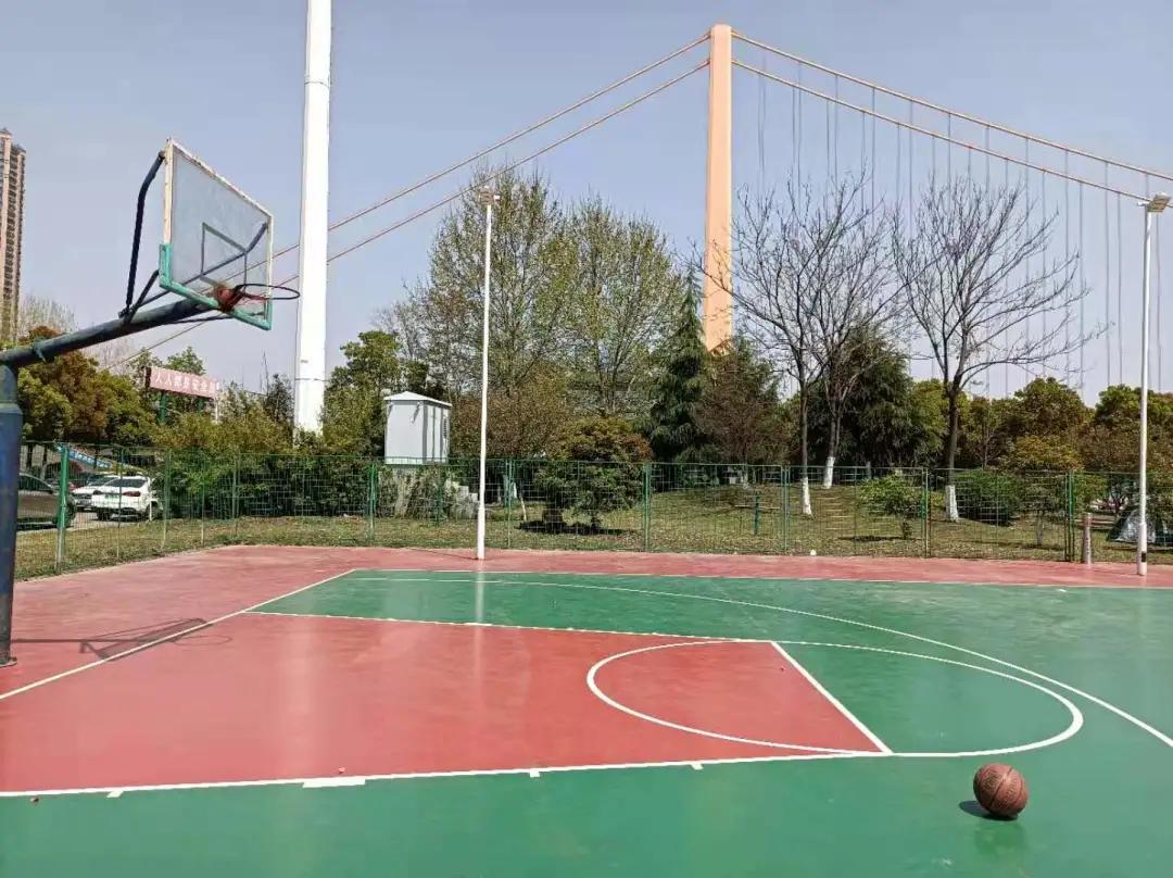 王霜足球的抖音,蹭热点足球