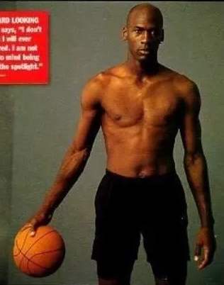 除了球技乔丹的身材同样是GOAT夺冠后他变壮了也变帅了