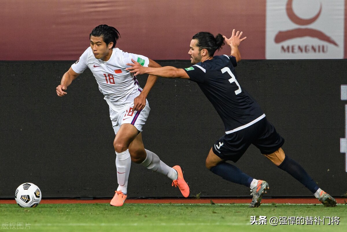 国足集训名单出炉艾克森武磊入选,艾克森与武磊在上港配合如何