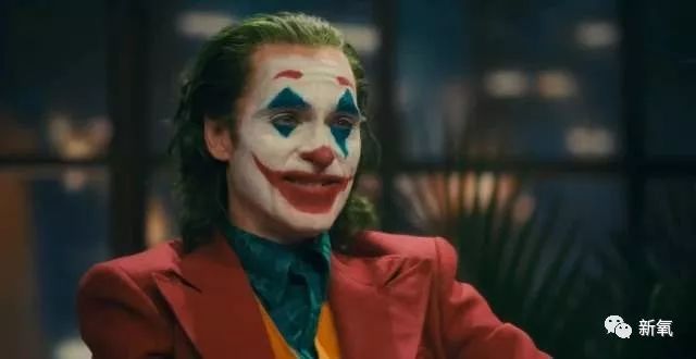 因长相丑被嘲讽后逆袭,因丑被弹幕刷屏挡脸的她