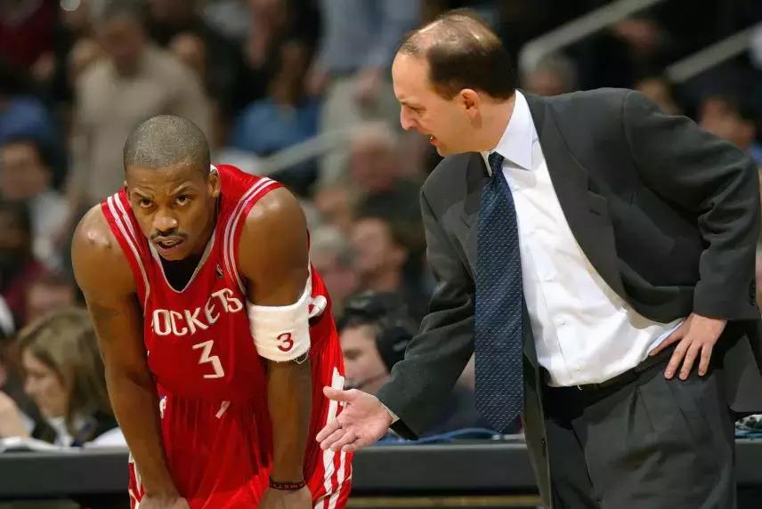 詹姆斯韦德交换球衣视频,保罗和韦德交换球衣