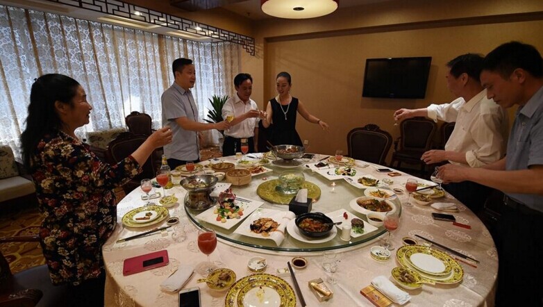 酒局和陌生人怎么说话,陌生酒局如何应对