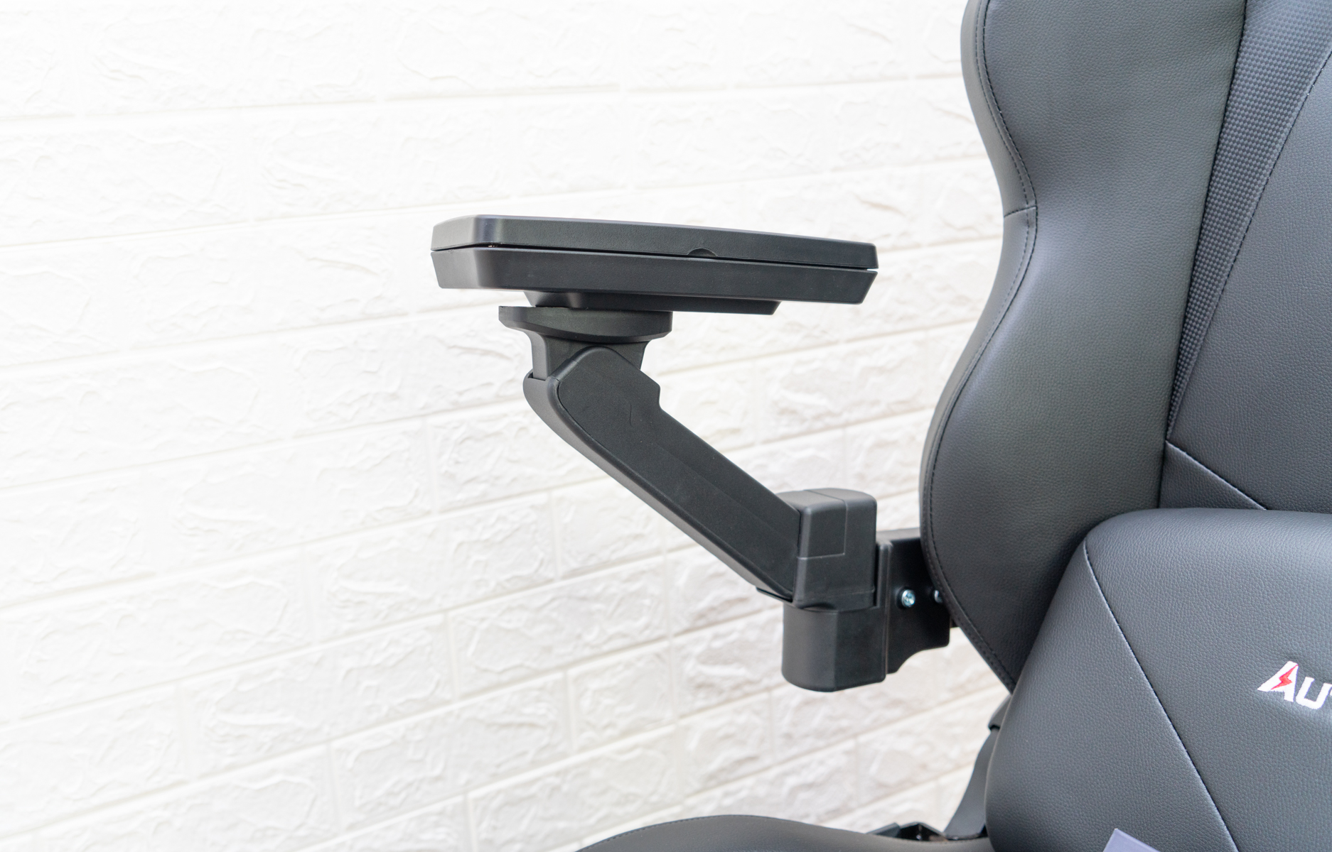 傲风透气电竞椅,椅子就坐傲风电竞椅