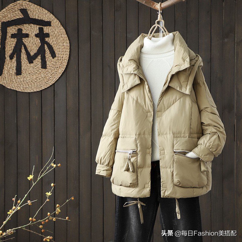 短款羽绒服小脚裤穿搭小个子,短款羽绒服加阔腿哈伦裤冬天搭配