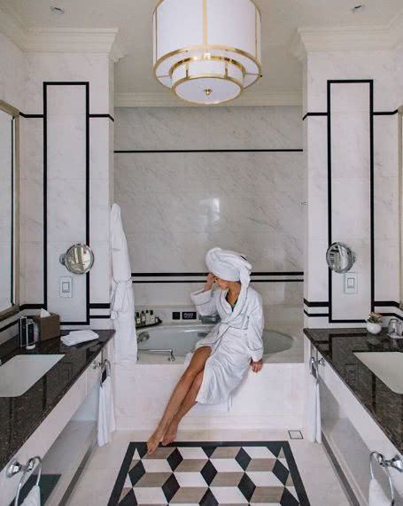 世界上最性感的浴缸，相机先尝鲜