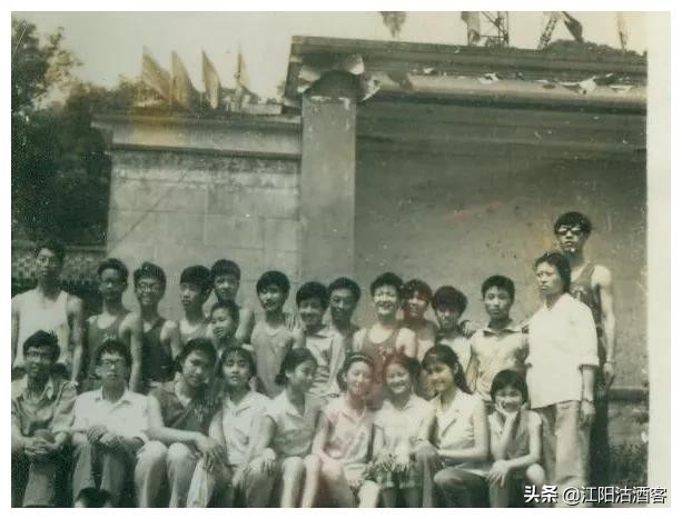 四川泸州百年老二中挥手告别，我们不该遗忘