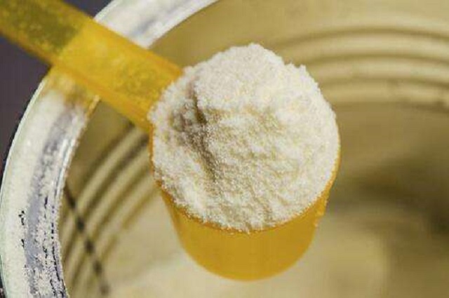 新生儿吃奶都会很用力吗,新生儿吃奶力度有吸奶器大吗