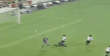 绿茵信仰罗纳尔多第三关花式,冲阵无双