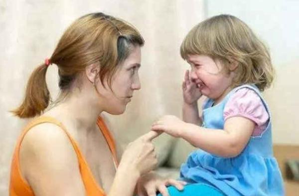 “妈妈，我今天被打了”，聪明妈妈从不会帮忙出气，而是这样去做