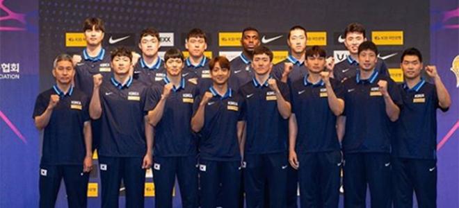 韩国球迷嘲笑国足靠归化也进不了世界杯，中国球迷贴出神图回怼