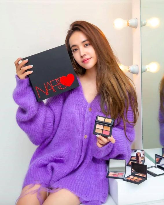 黄皮肤穿不了紫色,黄皮肤不能染什么颜色头发