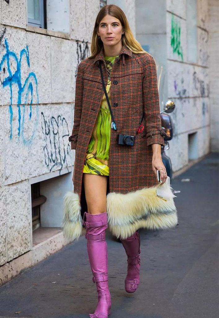 深绿色棕色穿搭高级感,绿色洋气还是咖啡色洋气