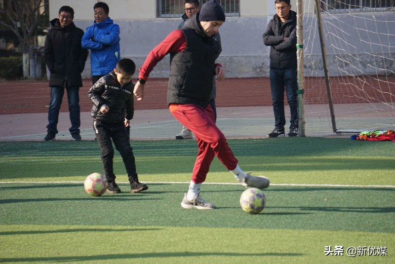 温度虽高但是热情不减,气温很低热情不减