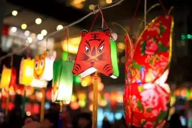 元宵节快乐灯火映万家良宵共团圆,灯亮心暖