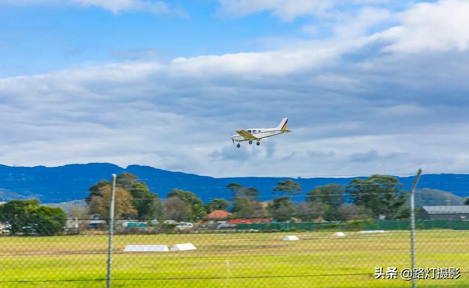 在澳洲旅行，买得起奶却买不起水，去超市逛逛不知道该买啥