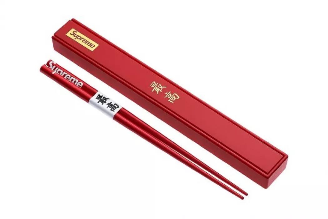 王嘉尔娃娃机,王嘉尔与关晓彤