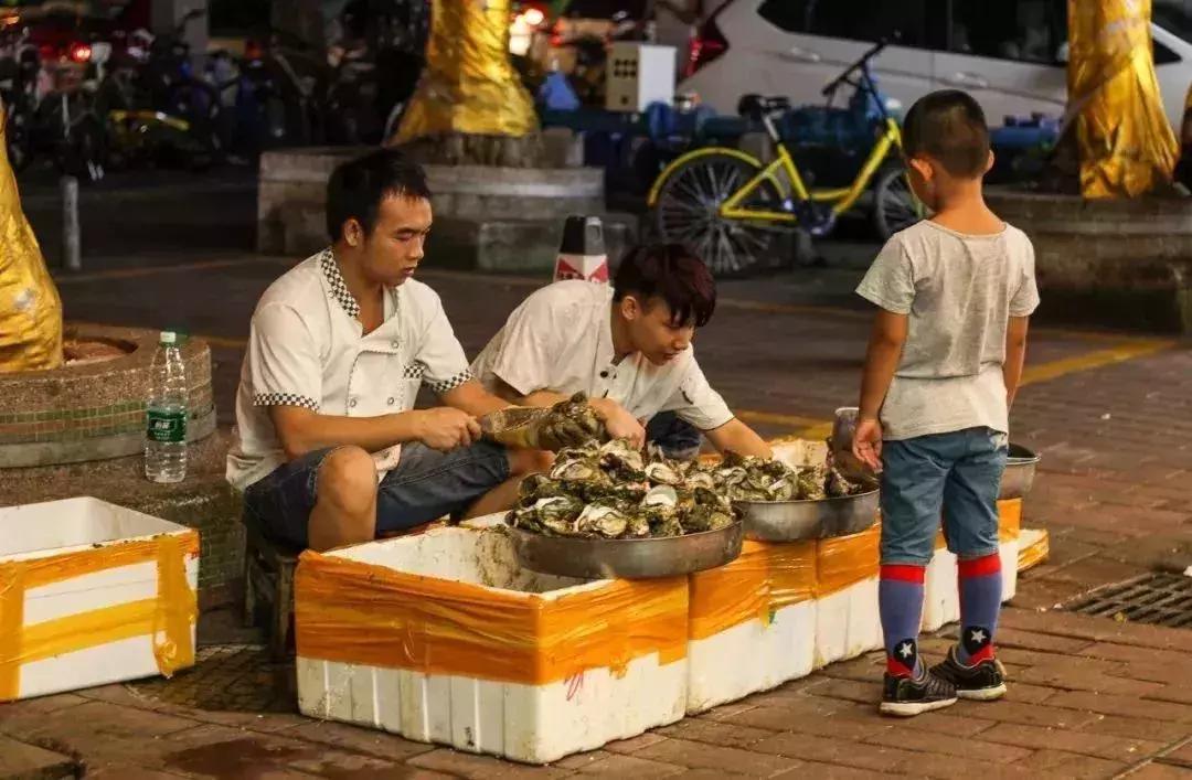 广州地铁8号线哪个站内有吃的,广州地铁8号线北延广州北站