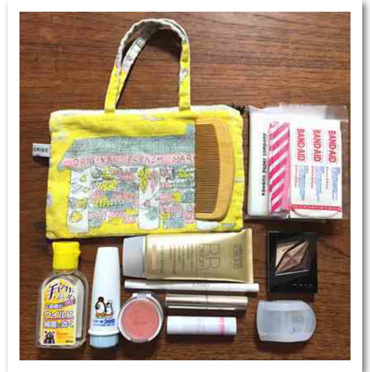 日本化妆包里面装什么东西,日本女生化妆包里有什么
